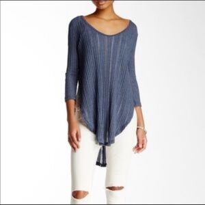 𝅺FREE People We The Free Long Split Keyhole Top
